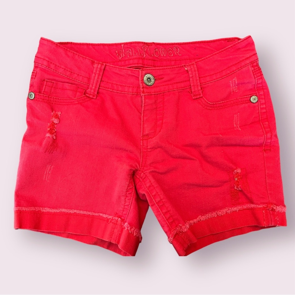 Vibrant Hot Pink Wallflower Distressed Shorts Size 3